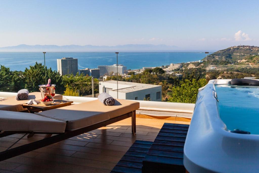Flyviewflatsgold Privatehottub With Seaview Apartman Ixiá Kültér fotó